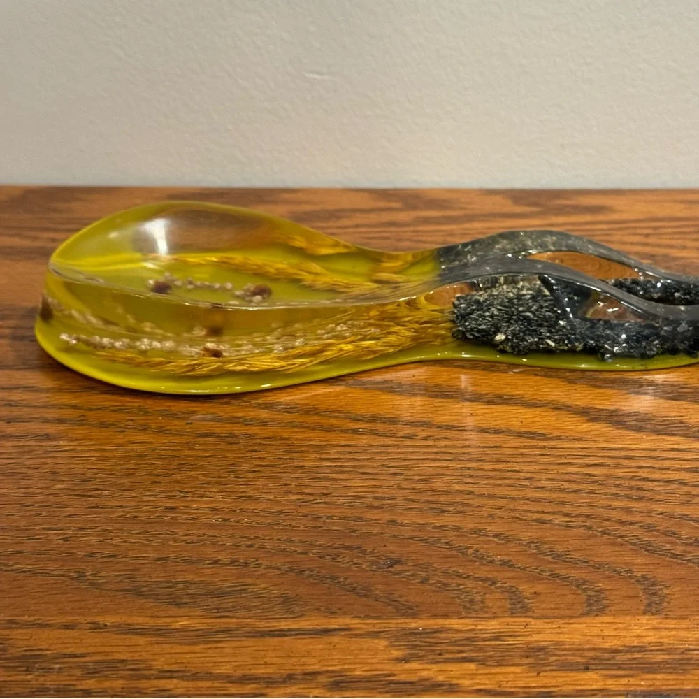 N/A beautiful resin